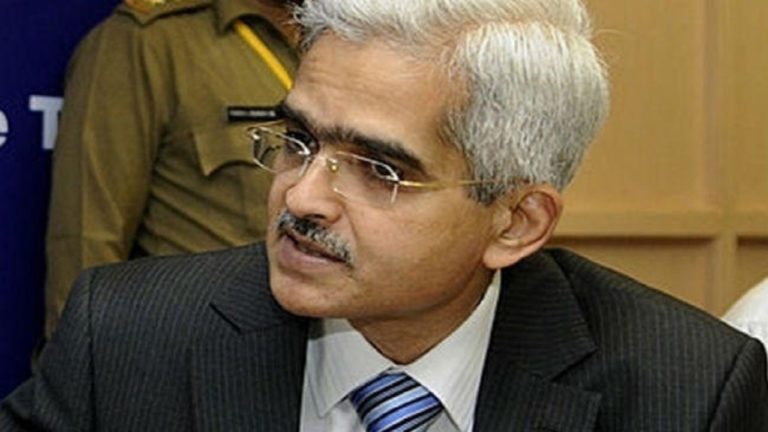 डेबिट कार्ड और ऑनलाइन रेलटिकट पर नहीं लगेगा सर्विस टैक्स, सरकार ने दी किसानों को राहत