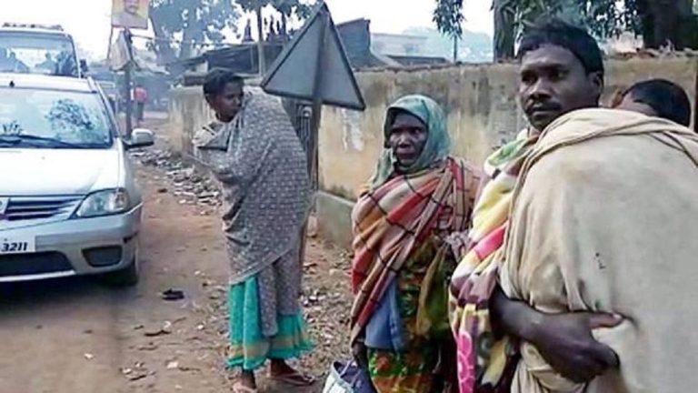 ओडिशा में पिता ने कंधे पर ढोई बेटी की लाश