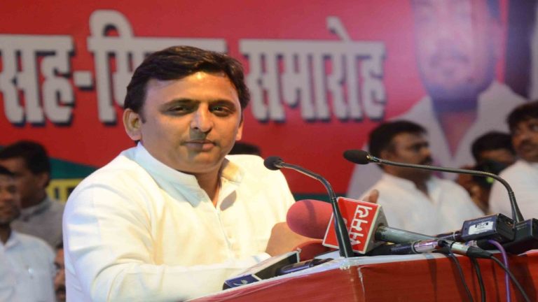 अखिलेश बोले, ‘जब बिना इंटनरेट के पेट्रोल चोरी हो सकता है तो ईवीएम से वोट भी’