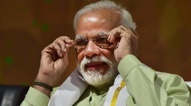 नरेन्द्र मोदी ने दी कश्मीर के नौजवानों को नसीहत
