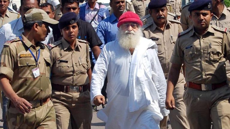रेप केस में आसाराम दोषी करार, कुछ देर में सुनाई जाएगी सजा