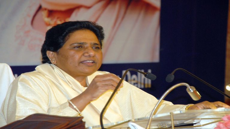 मायावती को भूमि अधिग्रहण मामले में राहत, खारिज हुई सीबीआई जांच याचिका