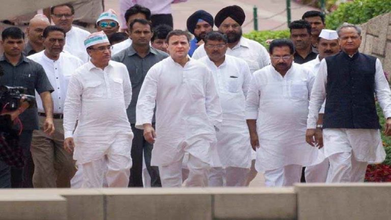 भारत बंद : विपक्ष ने किया शक्तिप्रदर्शन, PM मोदी पर बरसे राहुल गाँधी