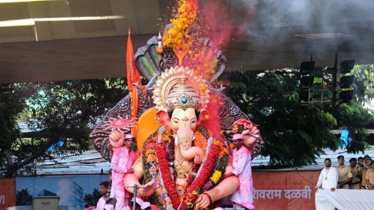 बॉम्बे हाईकोर्ट ने गणेश विसर्जन पर DJ बजाने पर लगाई रोक