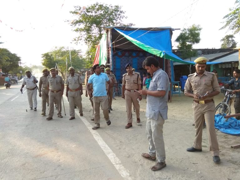 नवरात्र पर्व एवं दशहरा के मद्देनजर अधिकारीयों ने किया रूट मार्च