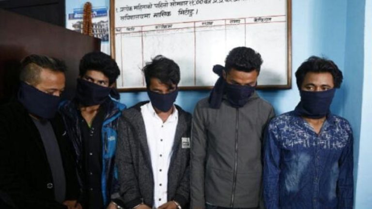 नेपाल :₹ 37 लाख नकली नेपाली करेंसी और प्रिंटर के साथ पांच युवक गिरफ्तार