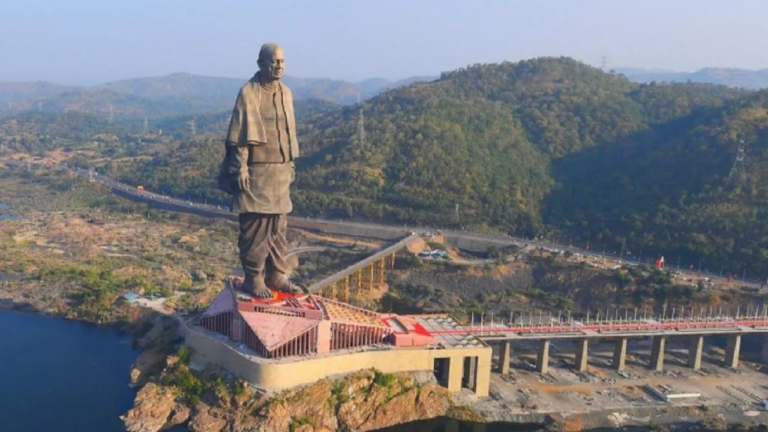 सरदार पटेल थे देश की एकता के पहले सूत्रधार, 562 रियासतों का भारत में कराया था विलय