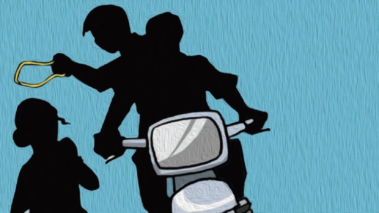 चेन स्नेचर ने महिला के गले से छीना मंगलसूत्र, देखती रह गई पुलिस