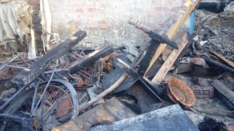गर्भवती महिला सहित 3 वर्षीय बच्ची की आग में झुलस कर हुई दर्दनाक मौत