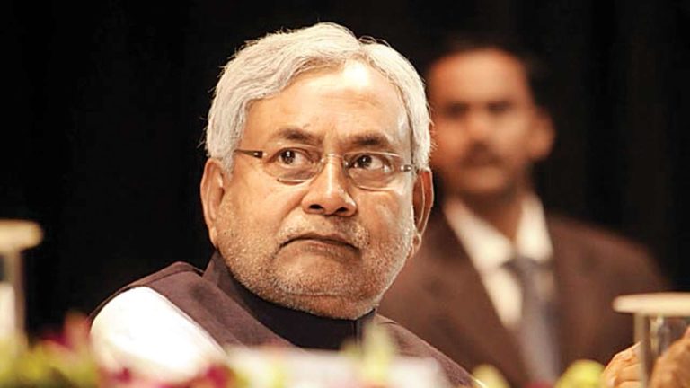 Corona Crisis:  बिहार सरकार का बड़ा फैसला, मंत्री और विधायकों के वेतन में 15 फीसदी की कटौती