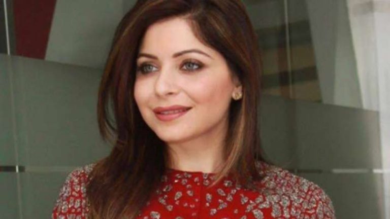 Coronavirus संक्रमण से उबरीं बॉलीवुड गायिका Kanika Kapoor ने सरकारी इंतजाम पर उठाए सवाल