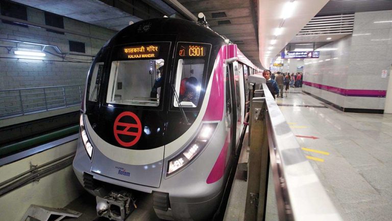 दिल्ली (Delhi) में जल्द शुरू हो सकती है मेट्रो सेवा, DMRC के ट्वीट से मिले संकेत…