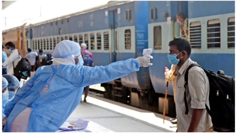 Coronavirus Lockdown: आज शाम से मिलेंगे ट्रेन के टिकट, जानिए- कब, कैसे और कौन-कौन लोग टिकट खरीद सकते हैं