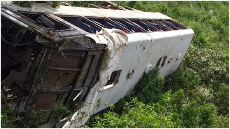 प्रयागराज: मजदूरों को लेकर जा रही बस हुई हादसे का शिकार , 22 मजदूर घायल