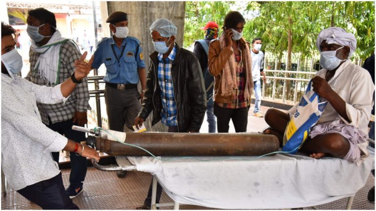 Gujarat : Ahmedabad में Coronavirus के एक दिन में 349 नए मामले, संक्रमण ने ली 39 और लोगों की जान