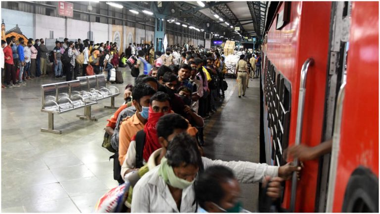Lockdown 3 : प्रवासियों के लिए चलेंगी Special Train, रेलवे ने की अपील- आम लोग स्टेशन न आएं