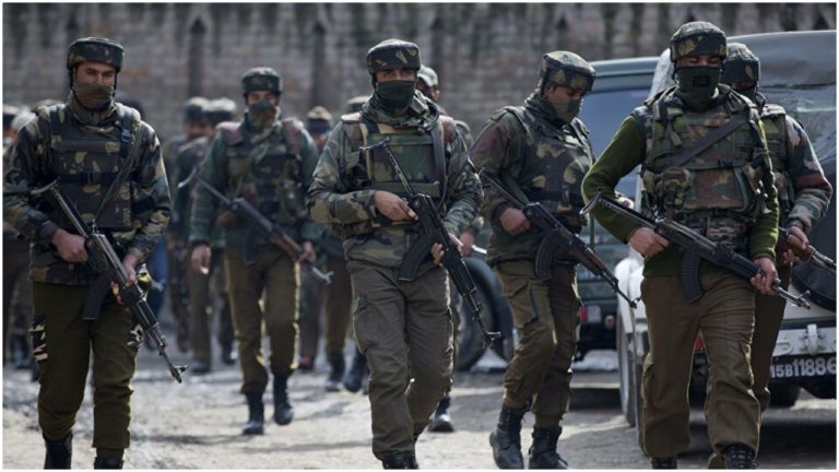 Pulwama में आतंकी हमले की कोशिश नाकाम, सुरक्षाबलों  ने IED से भरी कार को विस्फोट कर उड़ाया