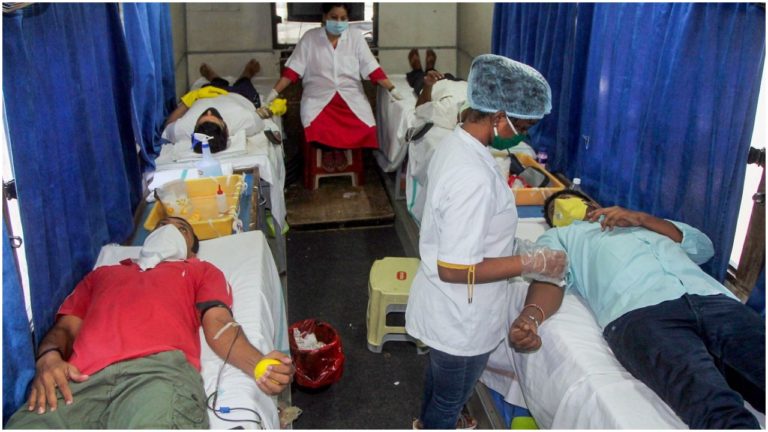 महाराष्‍ट्र : कोरोना संक्रमण के मामले 70,000 के पार, 24 घंटे में 2361 नए मामले, मुंबई में 40 की मौत
