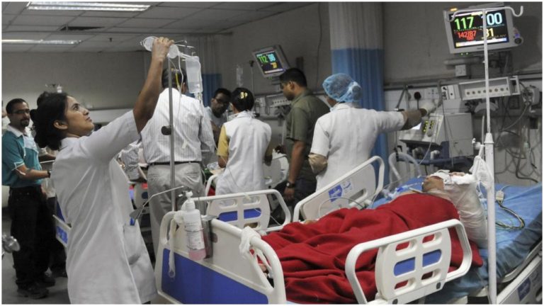 देश में 9,987 नए मामलों के बाद संक्रमितों की संख्या 2,66,598, मृतकों की संख्या 7,466 : मंत्रालय