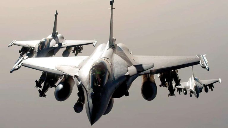 Rafale Fighter Jets: राफेल लड़ाकू विमान की पहली खेप के पांच जहाज फ्रांस से भारत के लिये रवाना