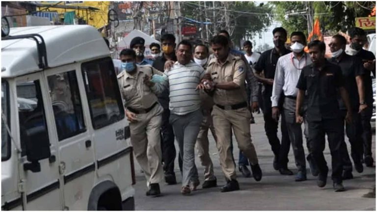मप्र में मंत्री और सांसद की फिसली जुबान, विकास दुबे को ‘दुबे जी’ कहकर संबोधित किया