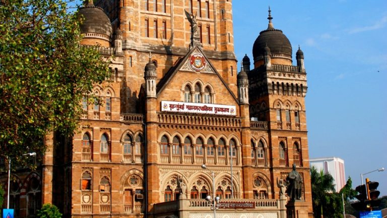 शिंदे सरकार के एक फैसले से BMC को होगा 1000 करोड़ से ज्यादा का नुकसान, यहां जानें क्या है पूरा मामला?