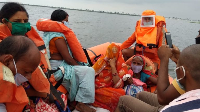 Bihar Flood : बाढ़ की स्थिति विकट, 14 जिलों के 45 लाख से ज्यादा लोग प्रभावित