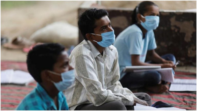NCERT सर्वे में चौंकाने वाला खुलासा- जब 27% छात्रों के पास स्मार्टफोन या लैपटॉप ही नहीं, तो कैसे होगी ऑनलाइन पढ़ाई ?
