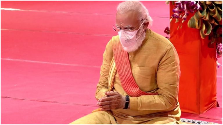 Ayodhya Ram Mandir Bhoomi Pujan : जानिए पुरोहित ने PM मोदी से पूजन संकल्प की दक्षिणा में क्या मांगा?