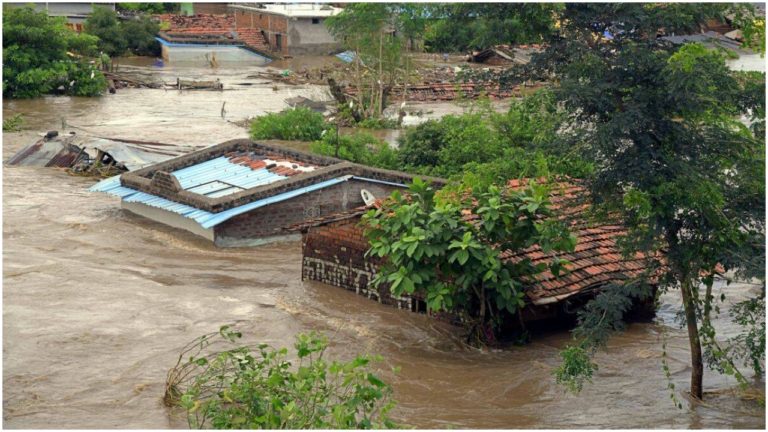 महाराष्ट्र के विदर्भ क्षेत्र में बाढ़ से प्रभावित 18,000 से अधिक लोगों को सुरक्षित स्थानों पर पहुंचाया गया