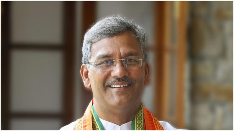 उत्तराखंड के मुख्यमंत्री त्रिवेन्द्र सिंह रावत ने आंगनबाड़ी, आशा कार्यकर्ताओं को एक-एक हजार रुपये देने की घोषणा की