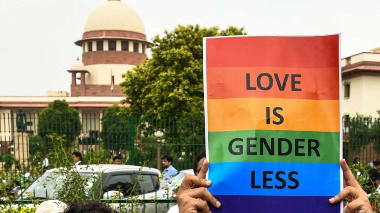 LGBT समुदाय के लोगों ने कहा- धारा-377 रद्द होने से हम अपराधी तो नहीं रहे, पर समाज की सोच न बदली