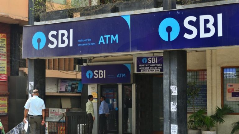 अब सिर्फ ATM कार्ड से काम नहीं चलेगा, एसबीआई (SBI) ने बदले पैसे निकालने के नियम