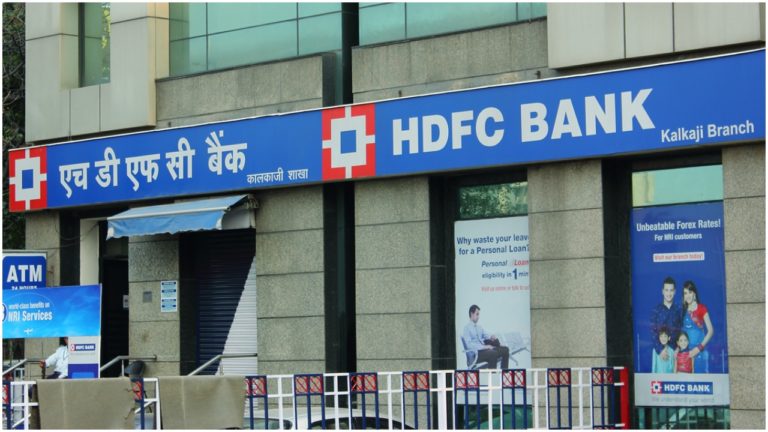 HDFC बैंक देने जा रहा है 14000 लोगों को नौकरी, बैंक मित्र बनकर करें शानदार कमाई