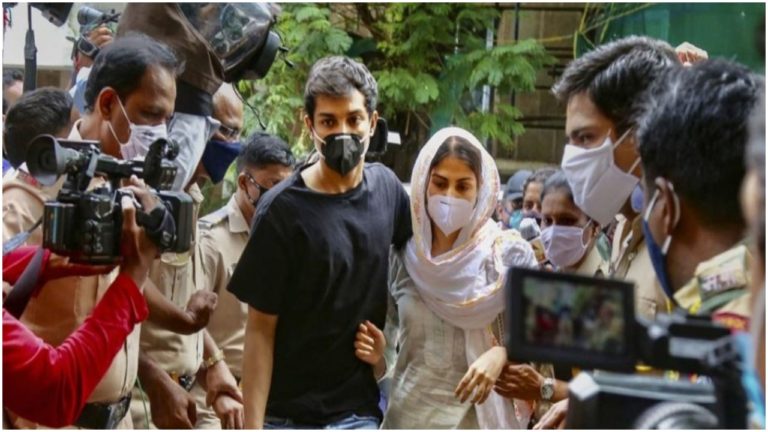 रिया चक्रवर्ती पर कसा एनसीबी का सिकंजा, जानिए ड्रग कनेक्शन में कौन-कौन से चेहरे हैं शामिल