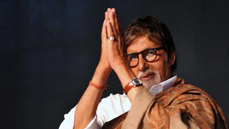 78 के हुए अमिताभ बच्चन, कोलकाता के मंदिर में इस बार बांटा जा रहा है सैनिटाइजर, मास्क और राशन