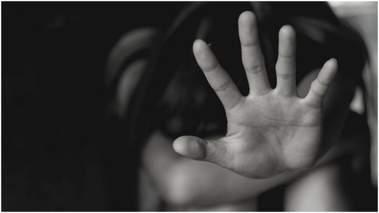यूपी के बलरामपुर में दलित युवती के साथ हैवानियत, गैंगरेप के बाद तोड़ी कमर और पैर, घर लौटते ही हुई मौत
