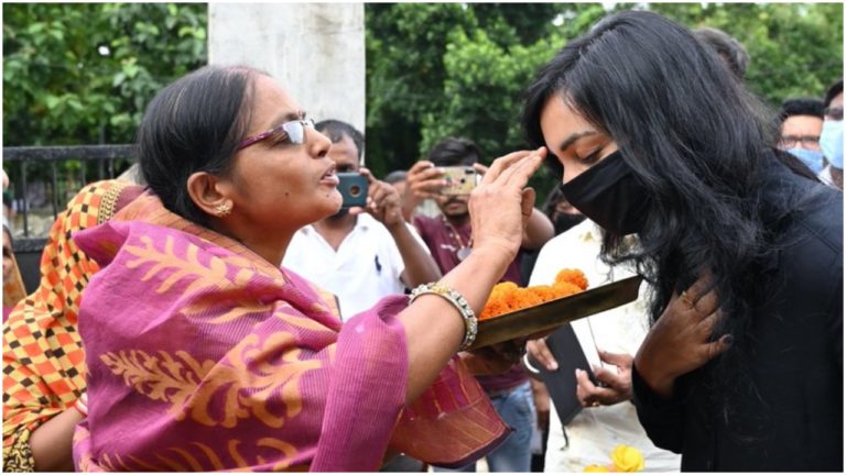 Bihar Vidhan Sabha Election 2020 : ‘प्लूरल्स’ ने चुनाव प्रचार के लिये अपनायी मिथिला की ‘खोंयछा’ परंपरा