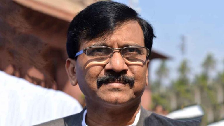 Maharashtra : शिवसेना नेता संजय राउत ने भाजपा पर साधा निशाना, कहा- कांग्रेस के साथ साल 2024 में देश में बनेगी गठबंधन सरकार