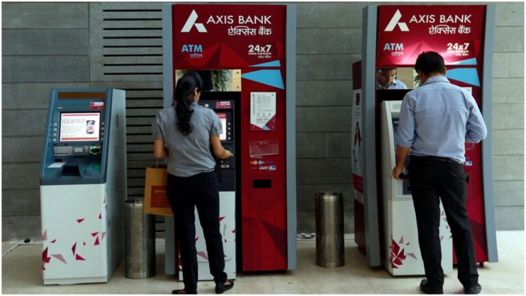 ATM जाने से पहले ज़रूर कर लें ये काम, वरना हो सकता है नुकसान !