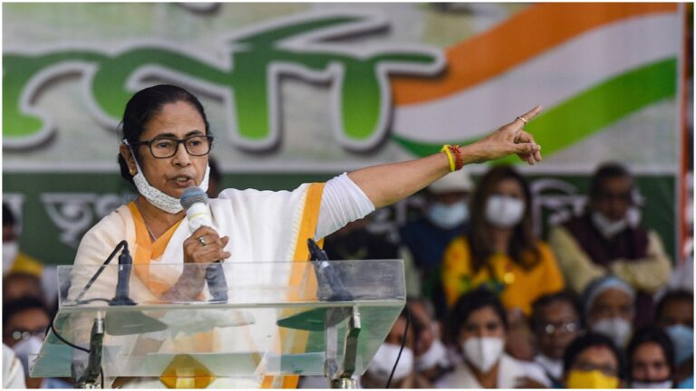 पश्चिम बंगाल के अधिकार क्षेत्र में हस्तक्षेप कर रही है केंद्र सरकार: ममता बनर्जी