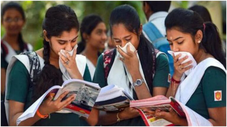 Delhi Covid Rules : दिल्ली में स्कूल फिर से खुलेंगे, कारों में अकेले यात्रा करने वालों को मास्क पहनने से छूट