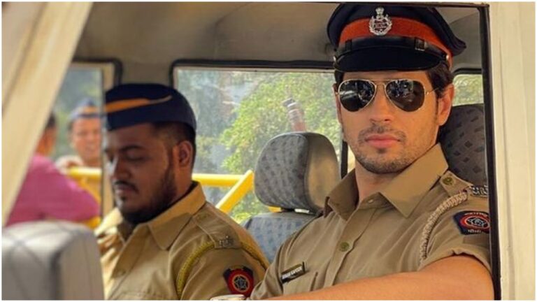 सिद्धार्थ मल्होत्रा ने शेयर की अपकमिंग फिल्म ‘थैंक गॉड’ की फोटो, पुलिस की वर्दी में आए नज़र