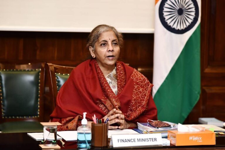 रेलवे छोटे किसानों, एमएसएमई के लिए नये उत्पाद विकसित करेगा : सीतारमण