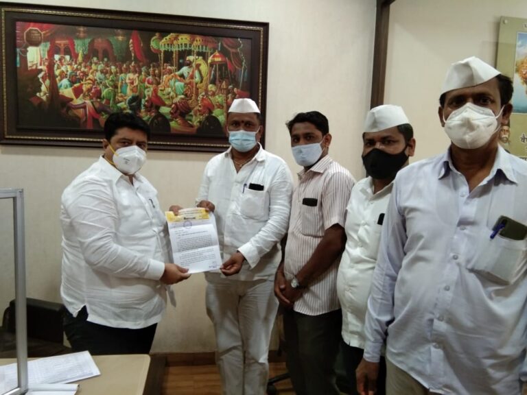 डिब्बेवालों को लेकर BJP और Congress में छिड़ी जुबानी जंग, ट्वीटर पर भिड़े बीजेपी सांसद और राज्य सरकार के मंत्री