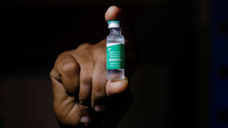 Serum Institute of India ने राज्यों के लिए घटाई कोविशील्ड वैक्सीन (Covishield Vaccine) की कीमत, जाने नई क़ीमतें