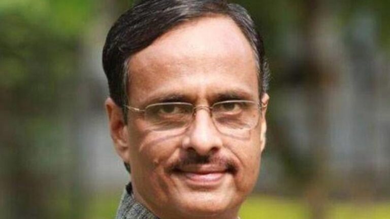 Uttar Pradesh : COVID-19 संक्रमित उपमुख्यमंत्री दिनेश शर्मा अस्पताल में भर्ती हुए