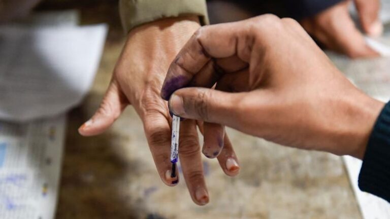 Uttar Pradesh Panchayat Election: पहले चरण के तहत 18 जिलों में कल होगा मतदान, 3 लाख से ज्यादा उम्मीदवारों की क़िस्मत दांव पर