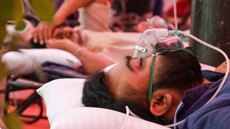 इंजेक्शन की किल्लत के बीच 15 प्रतिशत मरीजों के मस्तिष्क तक पहुंचा ब्लैक फंगस
