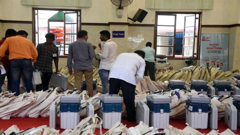 उत्तर प्रदेश : पंचायत चुनाव ड्यूटी के दौरान मृत कर्मियों के आश्रितों को सरकार देगी 30-30 लाख रुपये